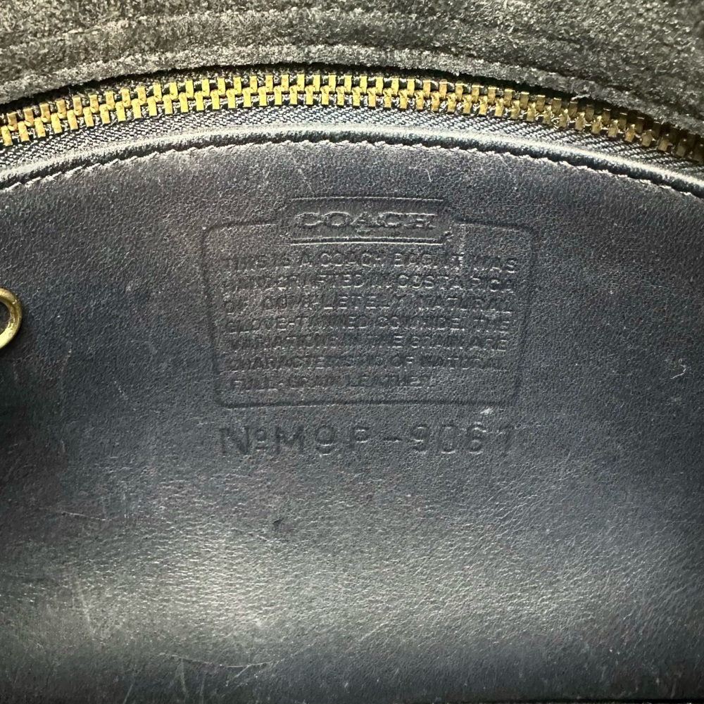 ✅Sold✅ Vintage Costa Rica Coach Rambler Legacy Navy Leather Crossbody - Picture 10 of 15